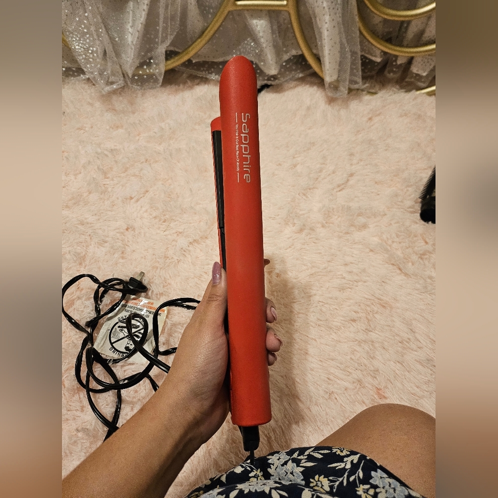 Sapphire hair straightener (Red)